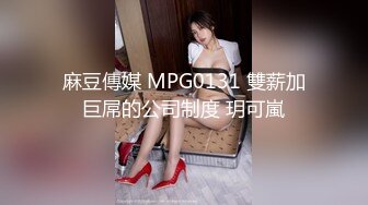 满背纹身萌萌哒双马尾美妞  无聊和炮友来一炮  特写深喉吸吮很卖力  主动上位骑乘  扶着屁股一顿猛操