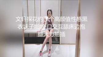  飞机奶的少妇，身材很棒就是奶子小了点，这个姿势插得很深，少妇叫声诱惑人哦！